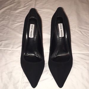 Black Steve Madden pointed toe heels